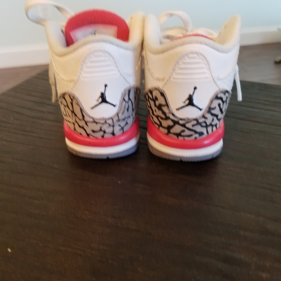 Air Jordan 3 "Katrina" - Picture 4 of 5